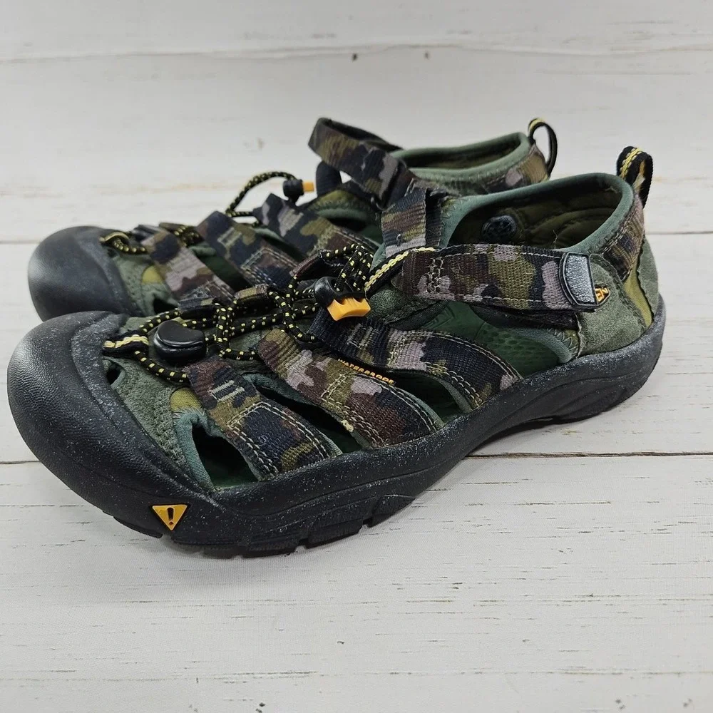 Keen Newport‎ H2 Youth Size 6 Camo Green Sport Outdoor Hiking Sandals Shoes 9212